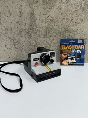 Vintage Polaroid SX-70 OneStep Rainbow Camera + Flash Bars